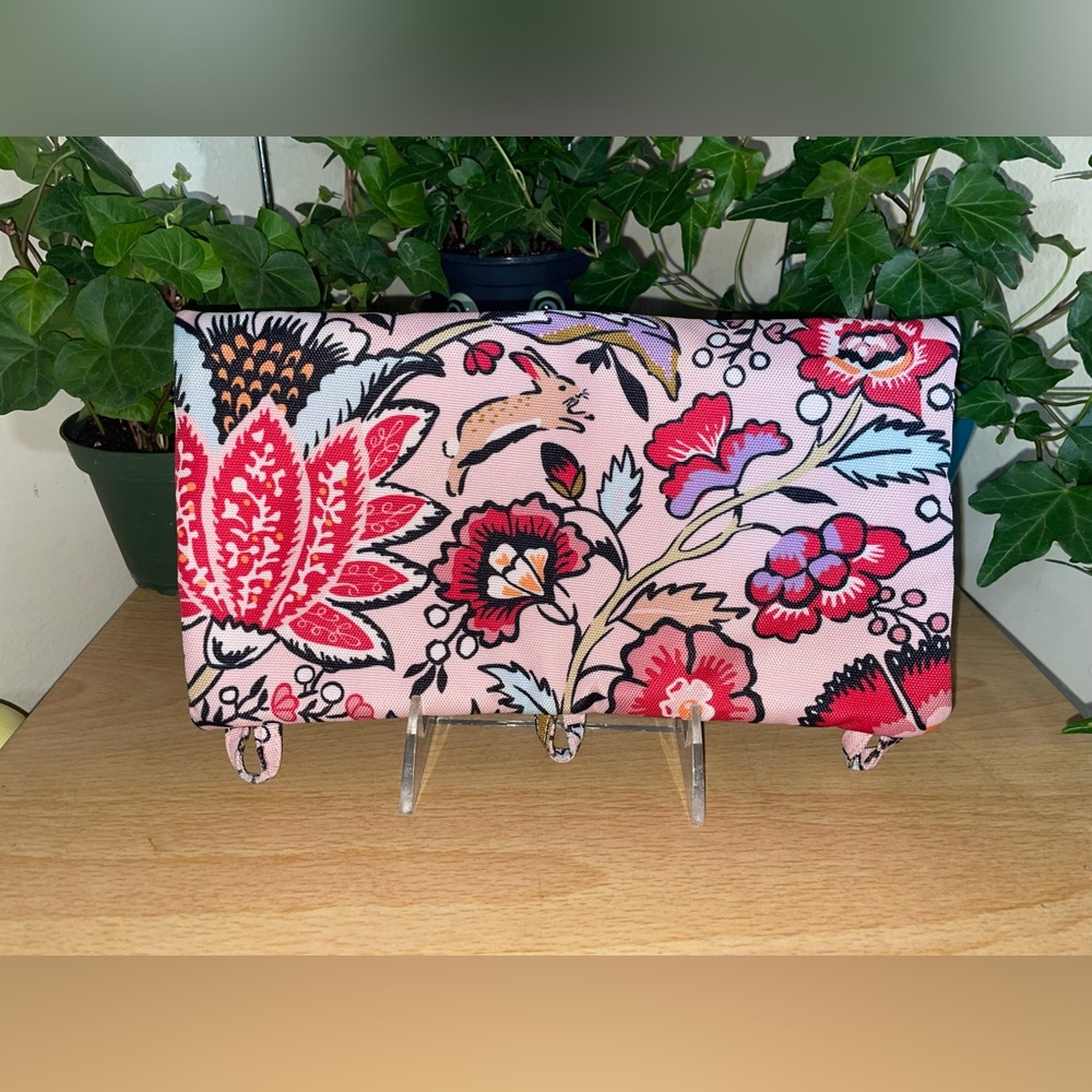 Vera Bradley Set of Bags. - Picture 12 of 15